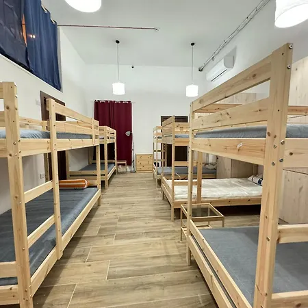 Dragon's Den * Balzan