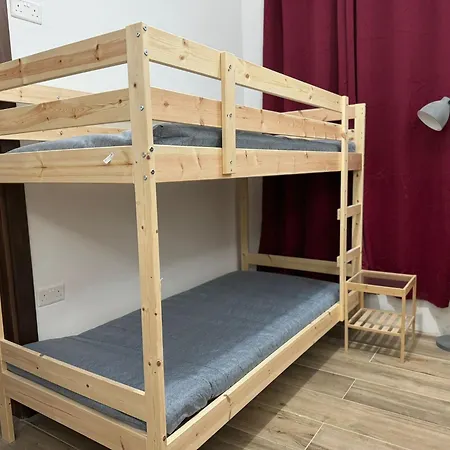 Dragon's Den Hostel Balzan